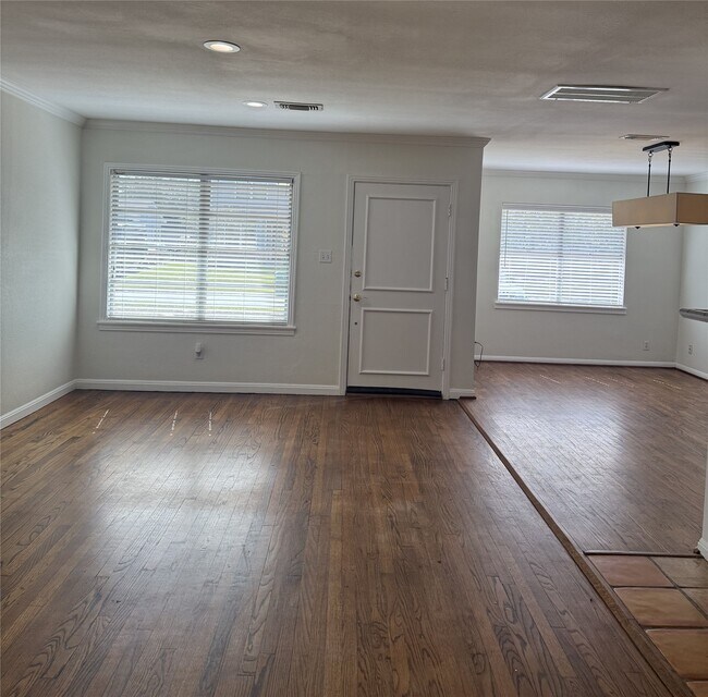 Building Photo - 1234 Gardenia Dr