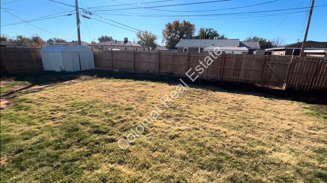 Building Photo - 205 E Tierra Blanca Rd