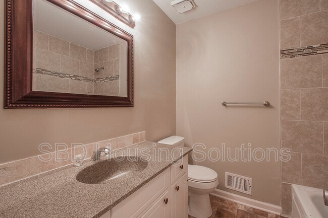 Building Photo - 9024 E 90 Terrace