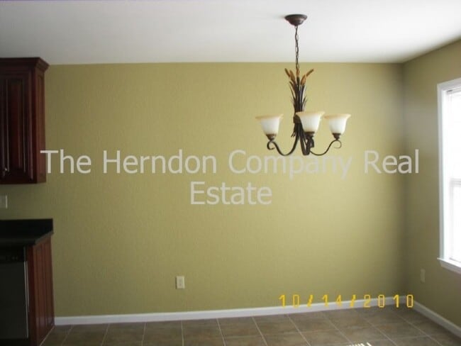 Building Photo - 3 Bedroom Home in the County