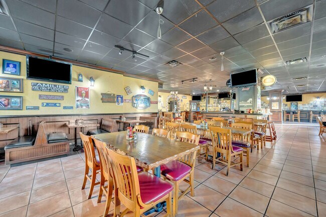 Building Photo - 8101 Resort Village Dr