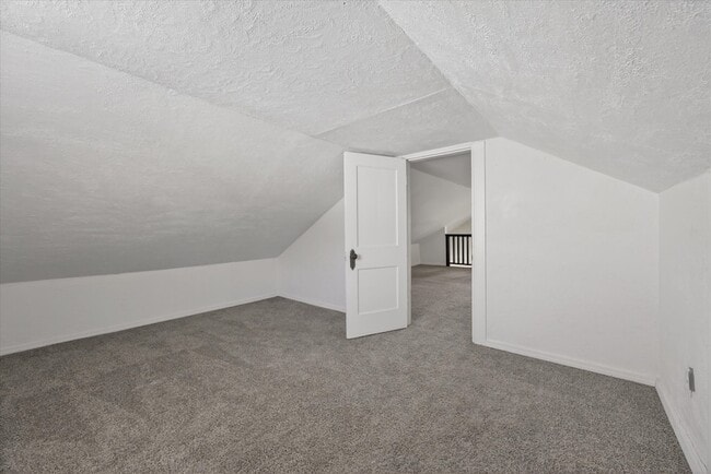 Building Photo - 2813 Faircourt St
