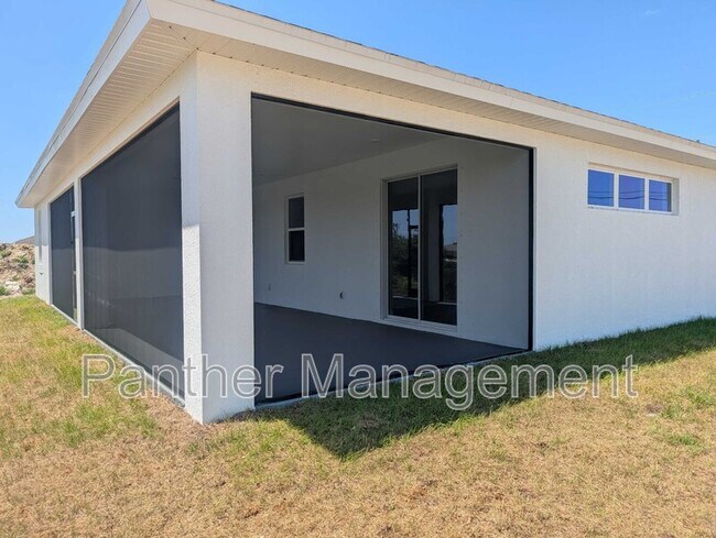 Building Photo - 2101 NW 7th Ave