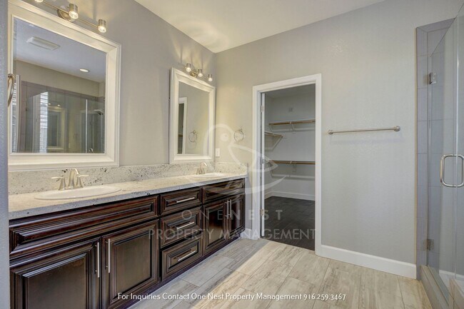 Building Photo - Offering a 6 Month Lease | 4 Bedroom 3 Bathroom Plumas Lake Beauty!