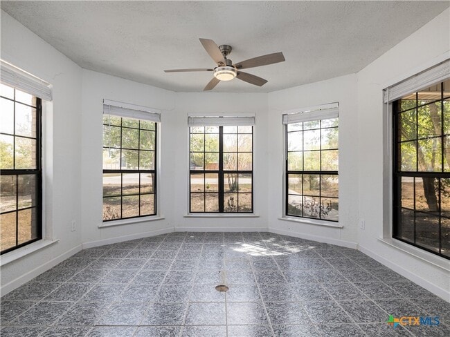 Building Photo - 148 Discovery Ln