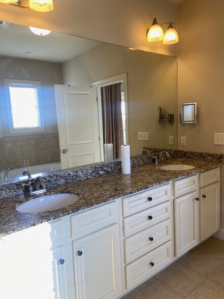 Building Photo - 4106 Eagle Ridge Ct