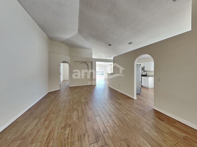 Building Photo - 12904 Brookcrest Pl