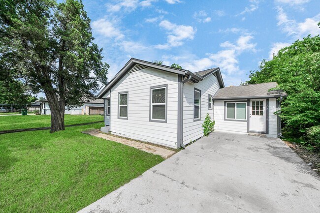 Building Photo - 7004 Conley St