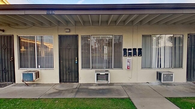 Building Photo - 11016 Paloma Ave