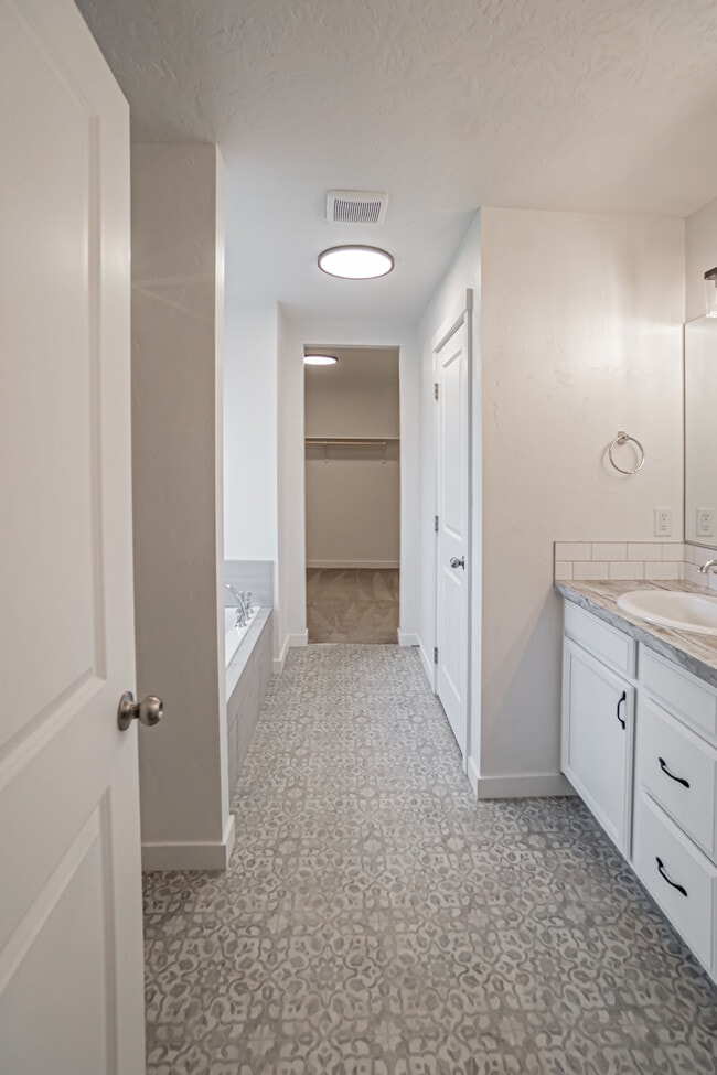 Building Photo - 12220 W Terrazzo Dr