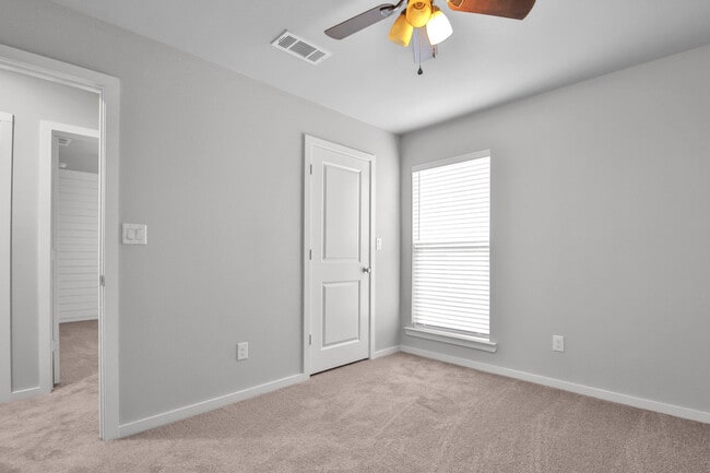 Building Photo - 7526 104th St