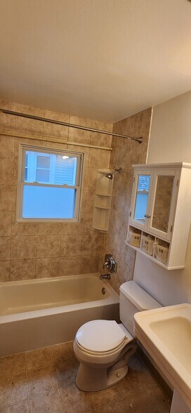 Building Photo - 2172 S 66th St
