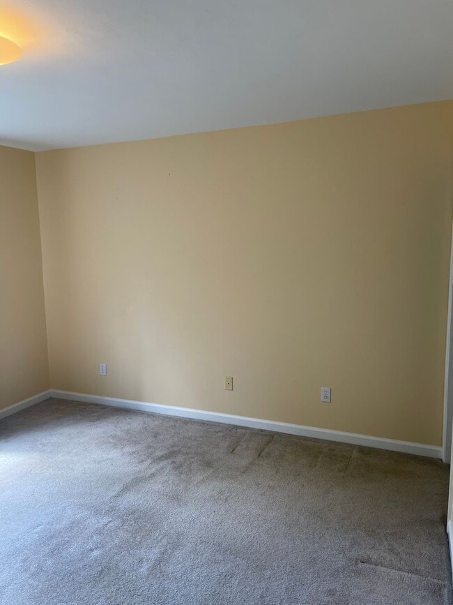 Building Photo - Huge 2/2.5 off Apalachee Parkway!