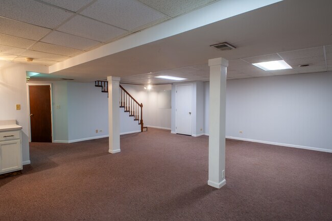 Building Photo - 1147 Garfield Ave