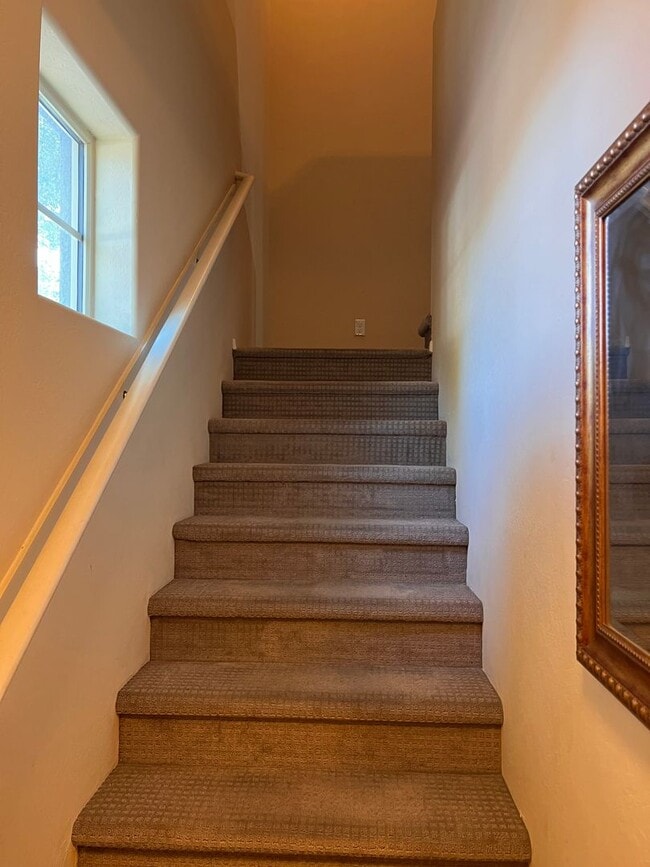 Building Photo - Welcome to Daravante, where this 2-bedroom...
