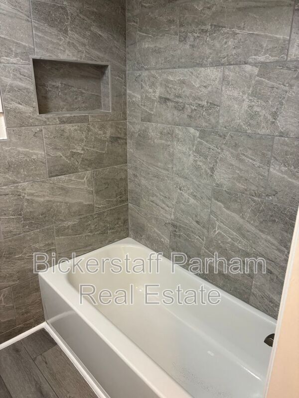 Building Photo - 5410 Kennedy St