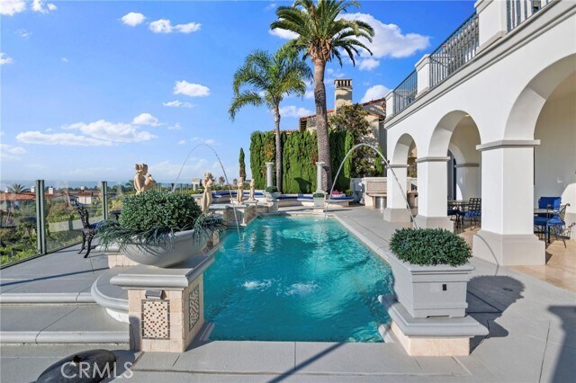 Building Photo - 7 Vista Luci