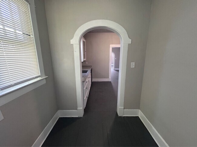 Building Photo - 1925 11th St