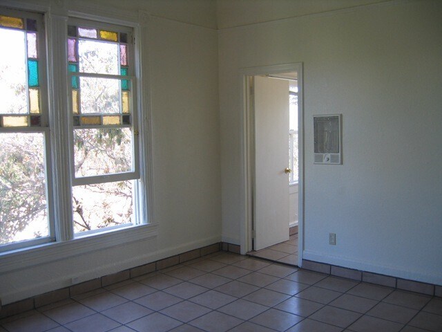 Interior Photo - 4240
