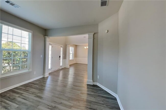 Building Photo - 3370 Spindletop Dr NW