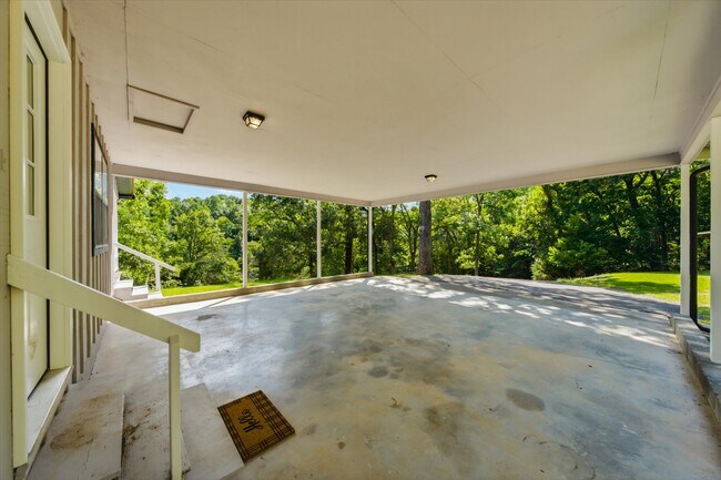 Building Photo - 250 Goodfield Creek Rd