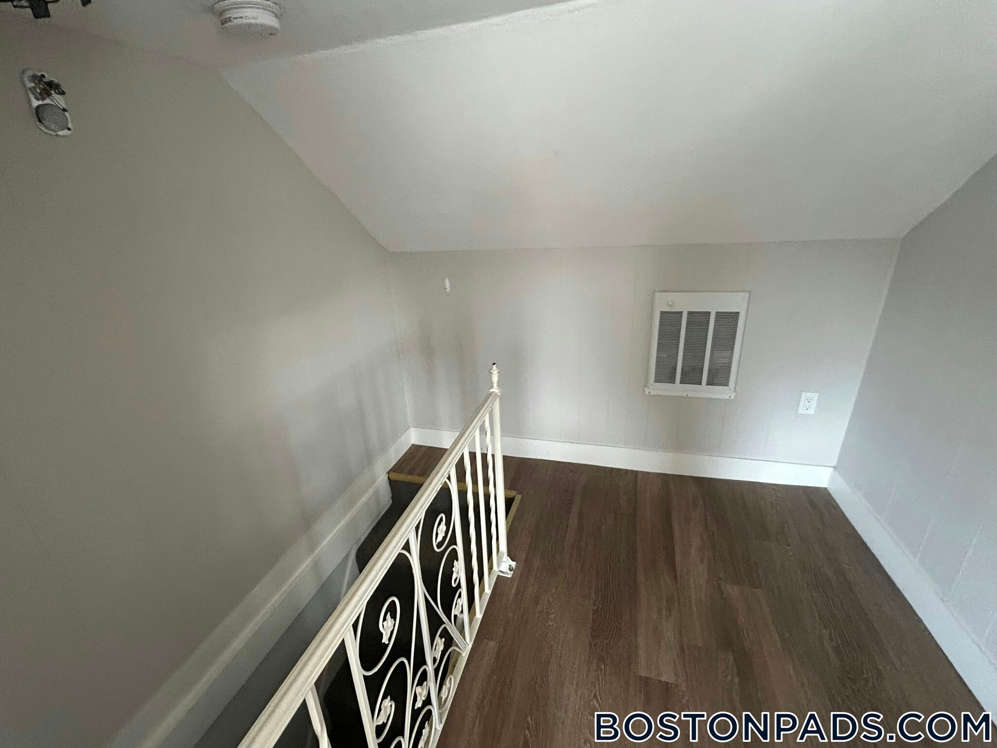 Building Photo - 40 Warren Ave