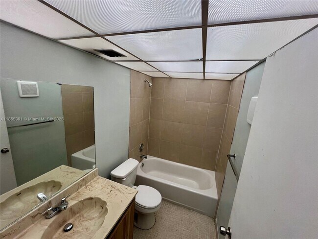 Building Photo - 3101 NW 47th Terrace