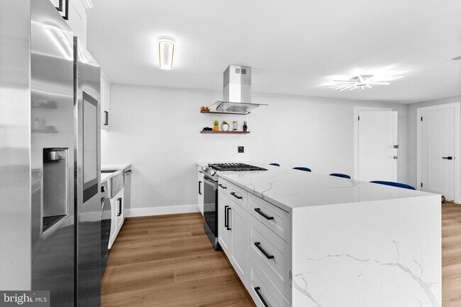 Building Photo - 4600 Duke St