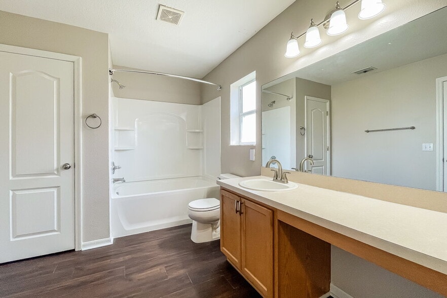 Building Photo - 19412 Timberbluff Dr