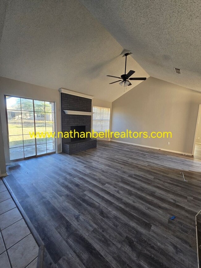 Building Photo - 1335 18th St NW