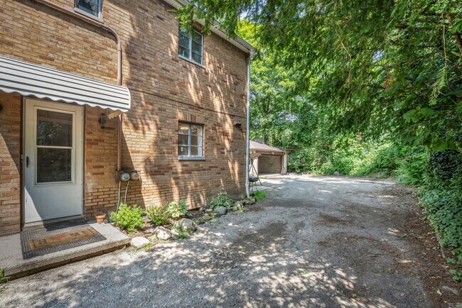 Building Photo - 1787 Tanglewood Dr