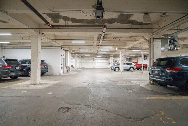 Building Photo - 352 W 3rd St