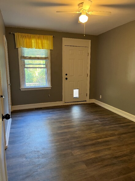 Building Photo - 3089 Highpoint Dr