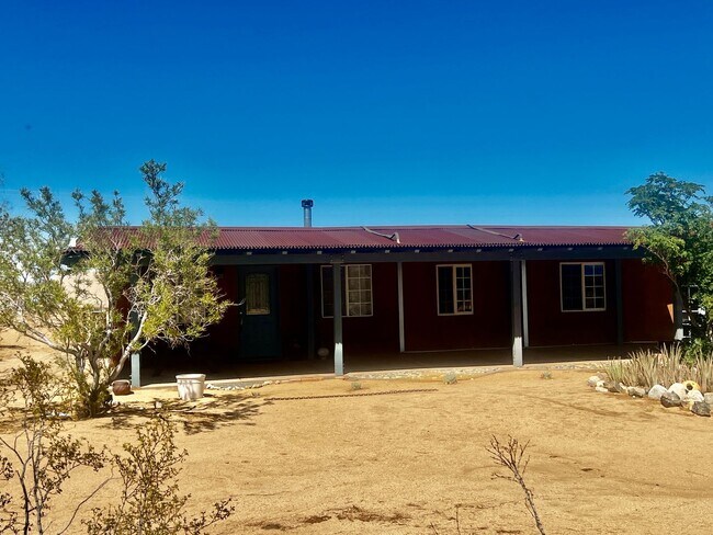 Building Photo - Charming 3-Bedroom Home for Rent in Landers, CA w SPA