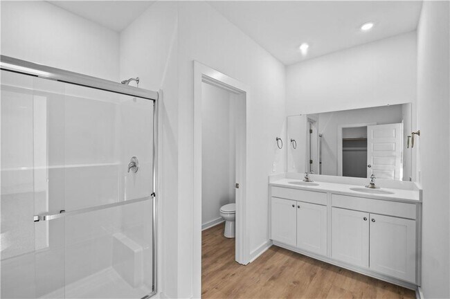 Building Photo - 4670 W Aurora St