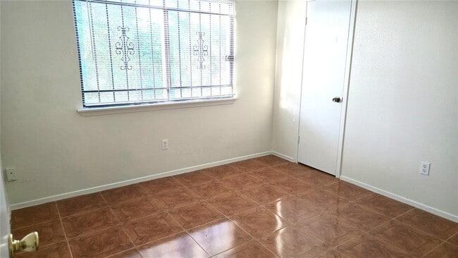Building Photo - 13146 Newbrook Dr