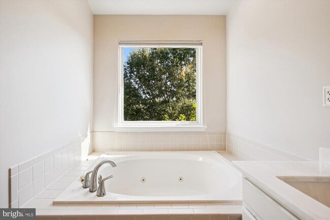 Building Photo - 6339 Dunman Way