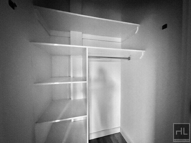 Building Photo - large rent stabilized one bedroom with pri...