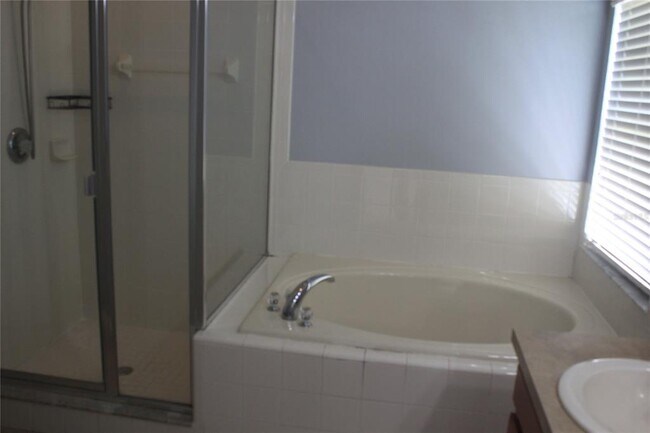 Building Photo - 3020 Eagle Crossing Dr