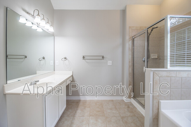 Building Photo - 515 Adeline Ct