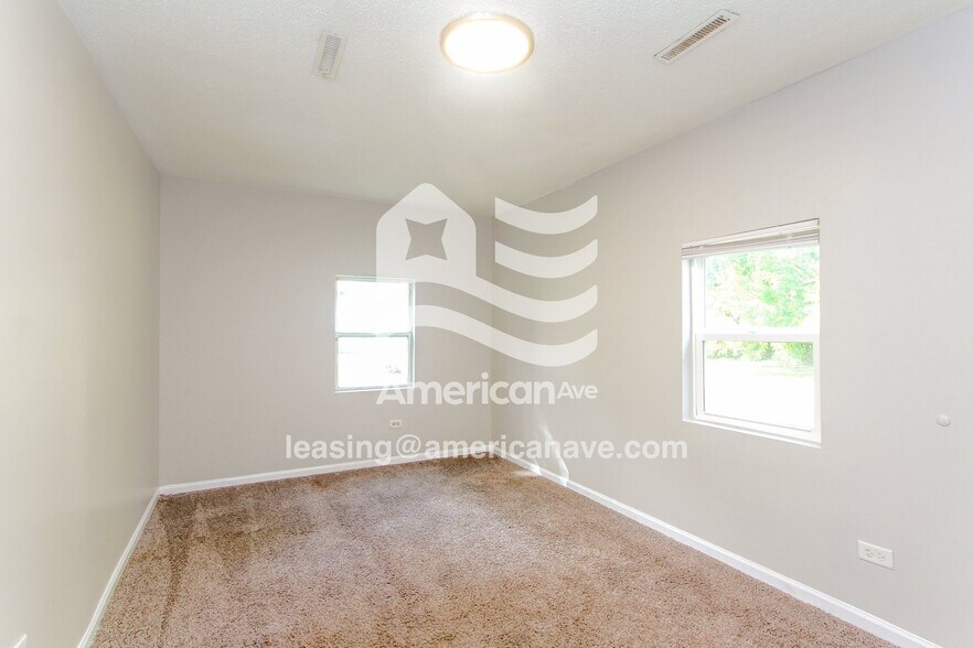 Building Photo - 3050 S State Ave