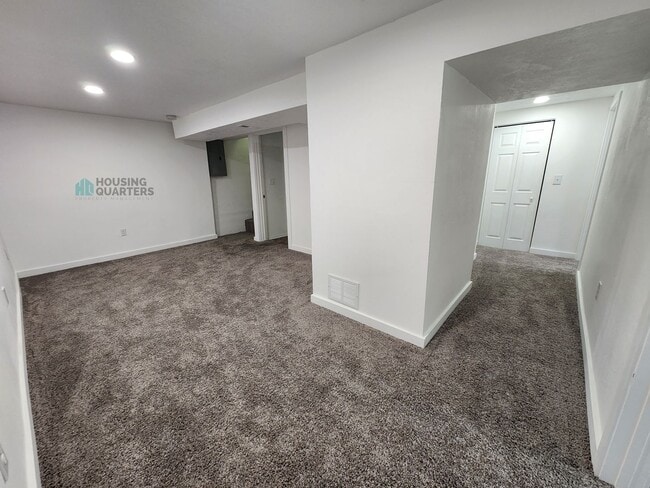 Building Photo - 3904 W Wellesley Ave