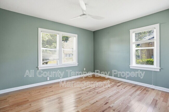 Building Photo - 1106 W Peninsular St