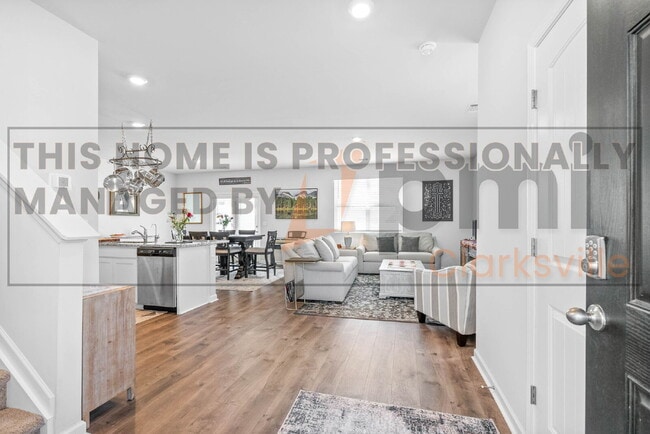 Building Photo - "JUST REDUCED - Charming Four Bedroom Retr...