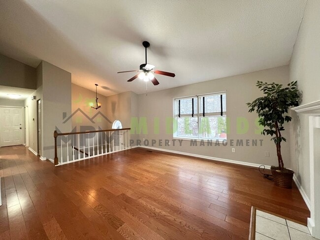 Building Photo - 844 Bentley Dr