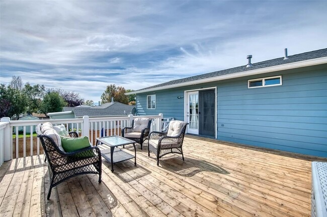 Building Photo - Spacious 4 bed/ 3 bath Hamilton Home