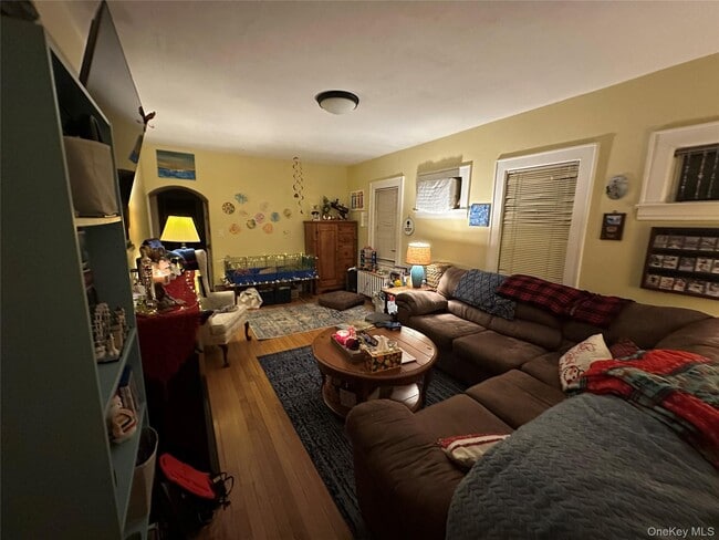 Building Photo - 19 6th St