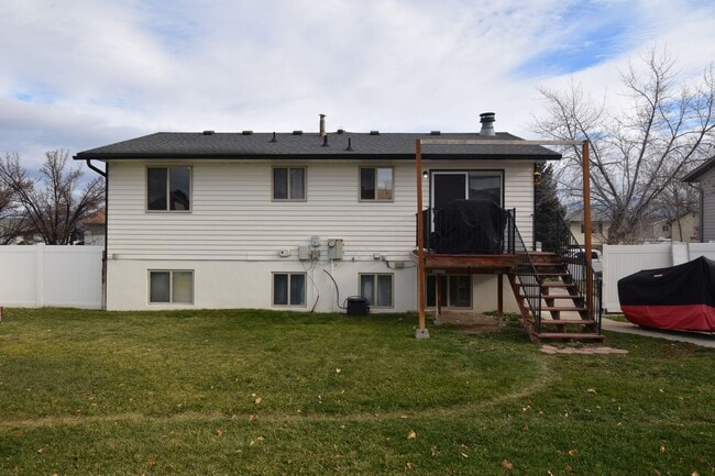 Building Photo - Charming West Jordan 4 Bed with Open Layout and Spacious Primary!!