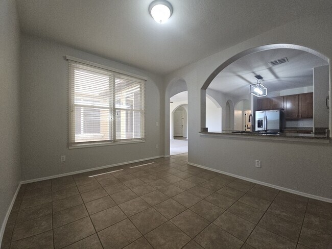 Building Photo - MOVE-IN READY HOME IN COOLEY STATION!