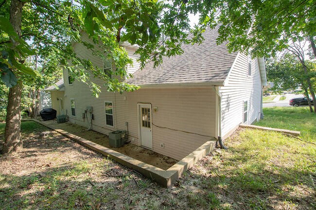 Building Photo - 1321 Godas Cir